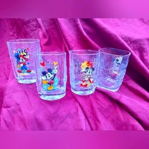 McDonald's Walt Disney 2000 set of 4 glass tumblers